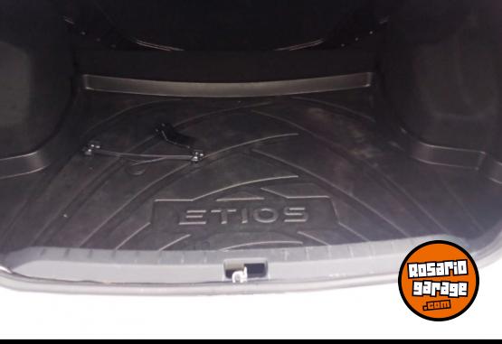 Autos - Toyota Etios xls 2023 Nafta 42000Km - En Venta