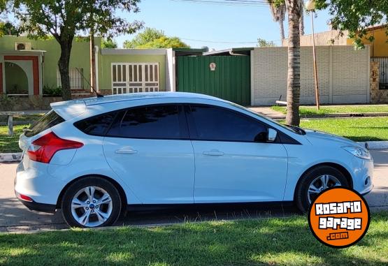 Autos - Ford Focus 2013 GNC 142000Km - En Venta