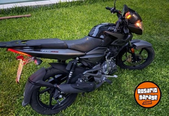 Motos - Bajaj 125Ns 2023 Nafta 3750Km - En Venta