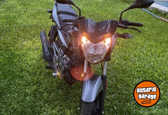 Motos - Bajaj 125Ns 2023 Nafta 3750Km - En Venta