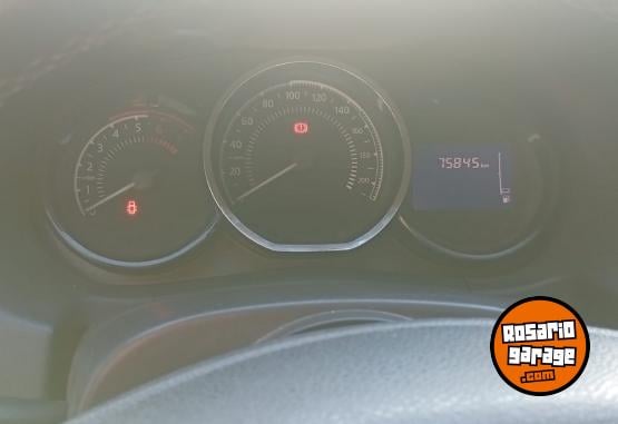 Camionetas - Renault Oroch Outsaider 2017 GNC 76000Km - En Venta