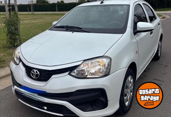 Autos - Toyota etios x 2021 Nafta 112000Km - En Venta