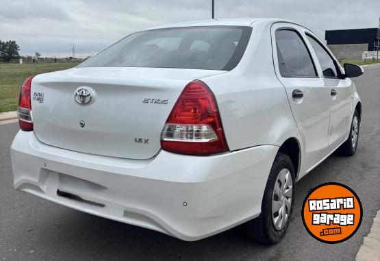 Autos - Toyota etios x 2021 Nafta 112000Km - En Venta