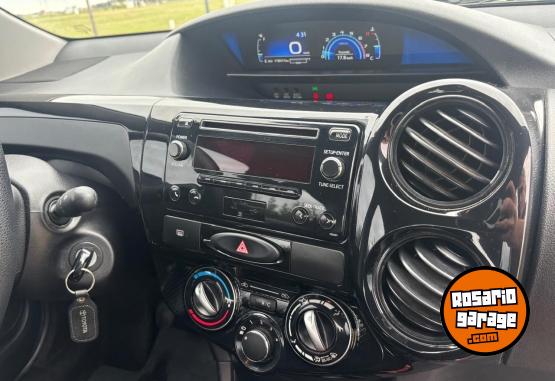 Autos - Toyota etios x 2021 Nafta 112000Km - En Venta