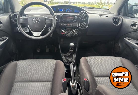 Autos - Toyota etios x 2021 Nafta 112000Km - En Venta