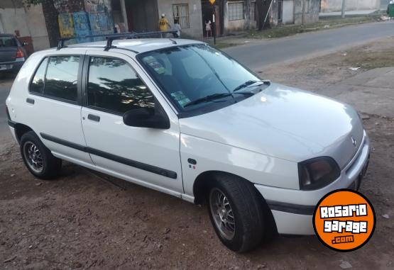Autos - Renault Clio 1998 Nafta 250000Km - En Venta