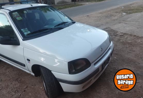 Autos - Renault Clio 1998 Nafta 250000Km - En Venta
