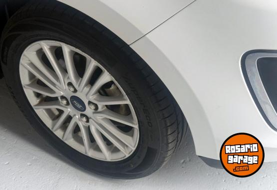 Autos - Ford Ka SEL 4 puertas 2020 Nafta 100000Km - En Venta