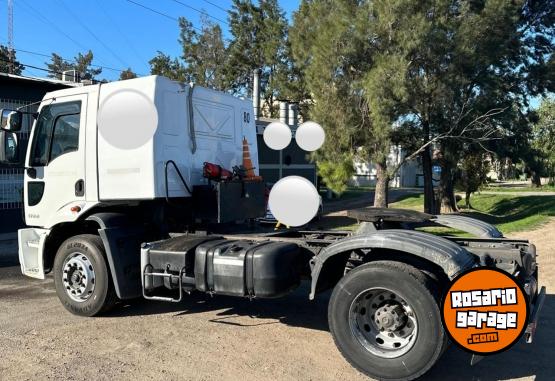 Camiones y Grúas - 🚛 FORD CARGO 1722 2015 – IMPECABLE + CABINA DORMITORIO - En Venta