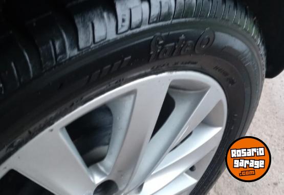 Autos - Volkswagen Suran 2011 Nafta 50050Km - En Venta