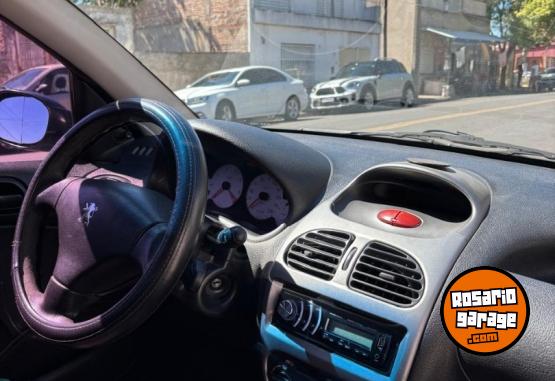 Autos - Peugeot 206 2012 Nafta 127000Km - En Venta