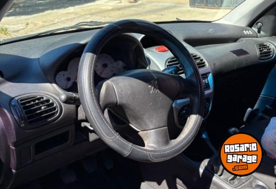 Autos - Peugeot 206 2012 Nafta 127000Km - En Venta