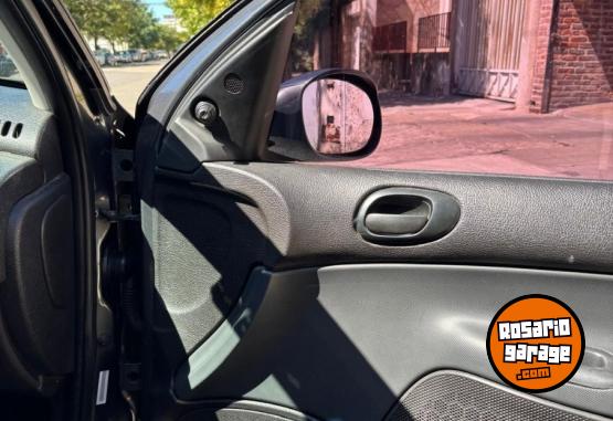 Autos - Peugeot 206 2012 Nafta 127000Km - En Venta