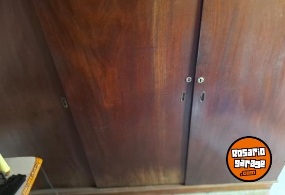Hogar - ROPERO GRANDE EN MUY BUEN ESTADO - En Venta
