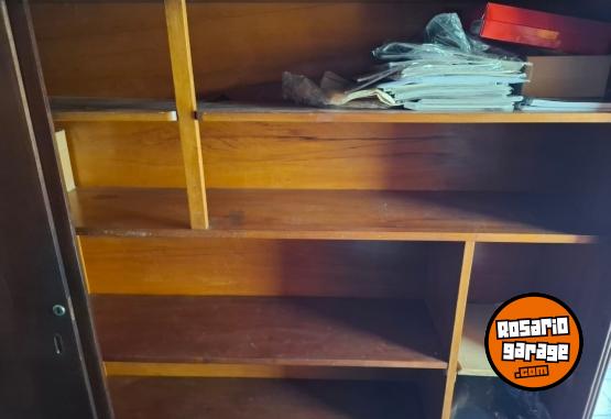 Hogar - ROPERO GRANDE EN MUY BUEN ESTADO - En Venta