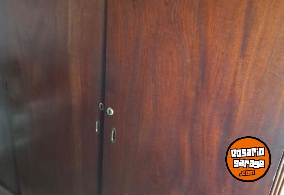 Hogar - ROPERO GRANDE EN MUY BUEN ESTADO - En Venta