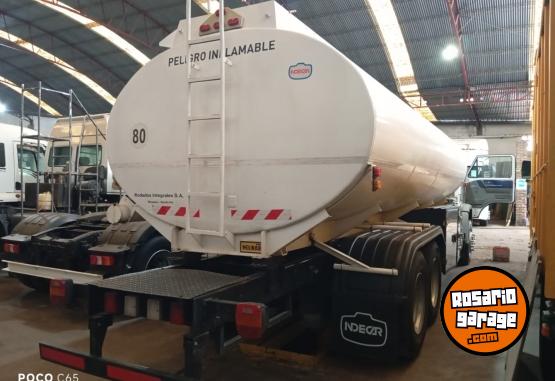 Camiones y Gr�as - VOLKSWAGEN 13.180 - A�O 2005 - TANQUE CHASIS 18m3 - - En Venta