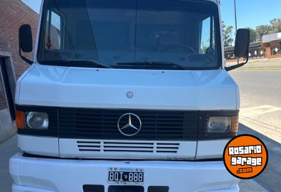 Camiones y Gr�as - Mercedes Benz 710 - En Venta