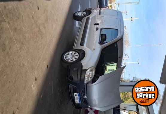 Utilitarios - Renault Kangoo 2017 GNC 103000Km - En Venta