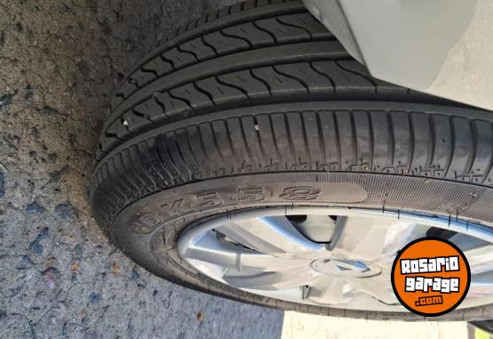 Utilitarios - Renault Kangoo 2017 GNC 103000Km - En Venta