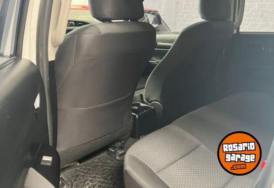Camionetas - Toyota Hilux 4X4 DC DX 2.4 TDI 2022 Diesel 60000Km - En Venta