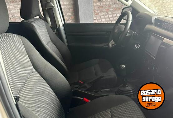 Camionetas - Toyota Hilux 4X4 DC DX 2.4 TDI 2022 Diesel 60000Km - En Venta