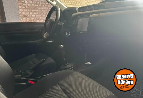 Camionetas - Toyota Hilux 4X4 DC DX 2.4 TDI 2022 Diesel 60000Km - En Venta