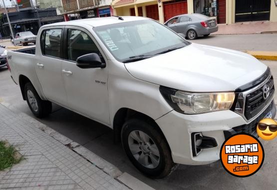 Camionetas - Toyota Hilux srv 2019 Diesel 160000Km - En Venta