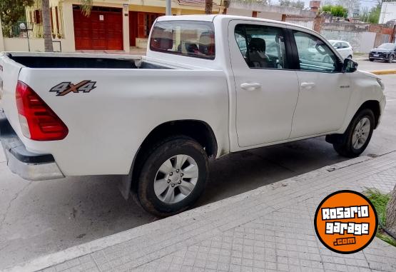 Camionetas - Toyota Hilux srv 2019 Diesel 160000Km - En Venta