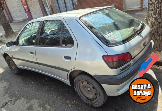 Autos - Peugeot 306 XN 1998 Nafta 300000Km - En Venta