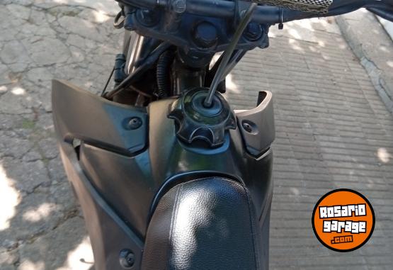Motos - Zanella 150 2018 Nafta 8000Km - En Venta