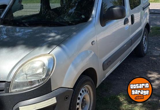 Utilitarios - Renault Kangoo 2017 GNC 131000Km - En Venta