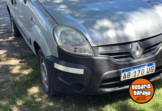 Utilitarios - Renault Kangoo 2017 GNC 131000Km - En Venta