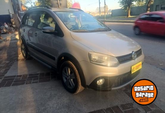 Autos - Volkswagen SURAN CROSS Highland 2012 Nafta 150000Km - En Venta
