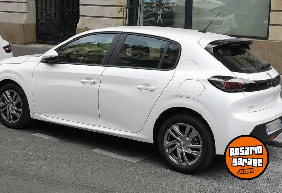 Autos - Peugeot 208 2025 Nafta 35000Km - En Venta
