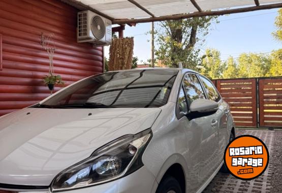 Autos - Peugeot 208 allure 2018 Nafta 56000Km - En Venta