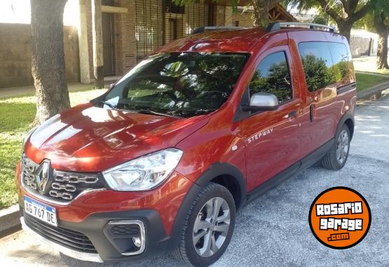 Autos - Renault Kangoo stepway 2024 Nafta 25000Km - En Venta