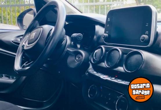 Autos - Fiat Cronos Drive GSE-BZ 2023 Nafta 21000Km - En Venta