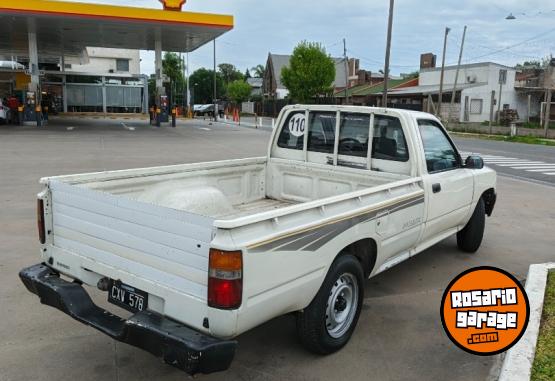 Autos - Toyota Hilux 4x2 1999 Diesel 413000Km - En Venta