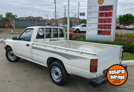 Autos - Toyota Hilux 4x2 1999 Diesel 413000Km - En Venta