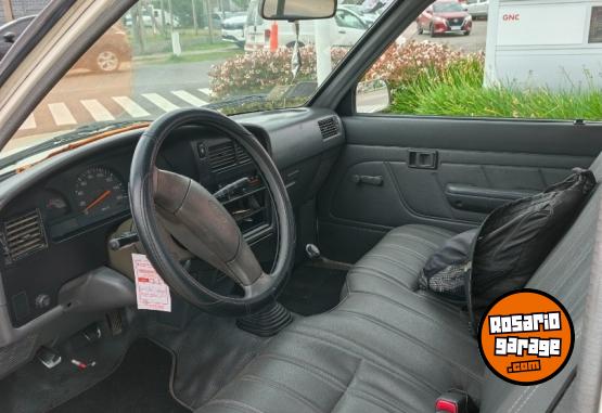 Autos - Toyota Hilux 4x2 1999 Diesel 413000Km - En Venta