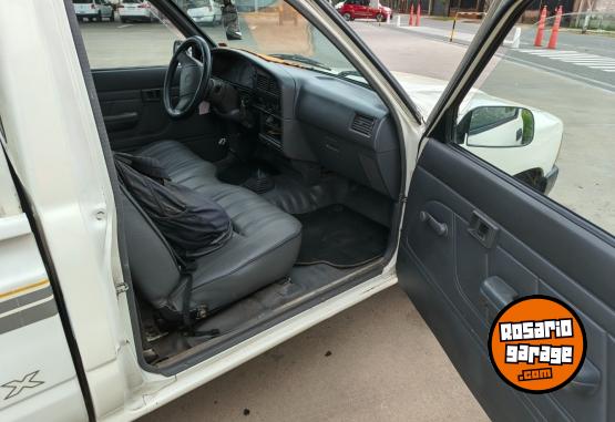 Autos - Toyota Hilux 4x2 1999 Diesel 413000Km - En Venta