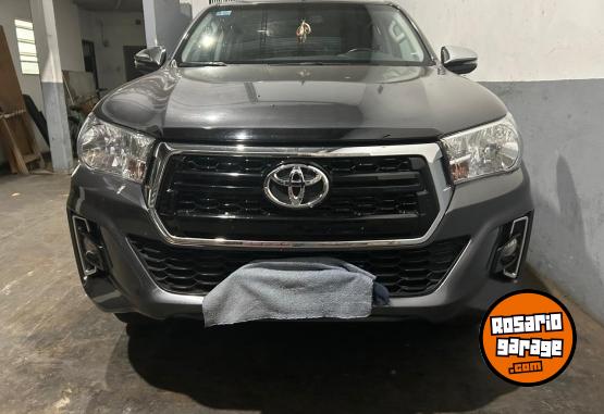 Camionetas - Toyota Hilux 2019 Diesel 83000Km - En Venta