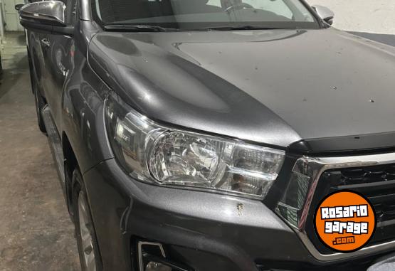 Camionetas - Toyota Hilux 2019 Diesel 83000Km - En Venta