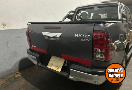 Camionetas - Toyota Hilux 2019 Diesel 83000Km - En Venta