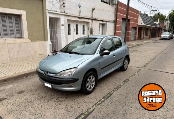 Autos - Peugeot 206 2004 Nafta 111111Km - En Venta