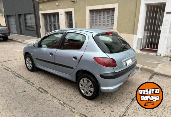 Autos - Peugeot 206 2004 Nafta 111111Km - En Venta