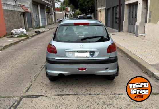 Autos - Peugeot 206 2004 Nafta 111111Km - En Venta