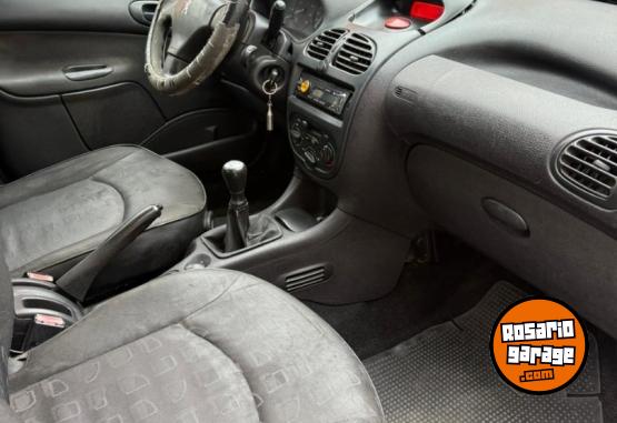 Autos - Peugeot 206 2004 Nafta 111111Km - En Venta