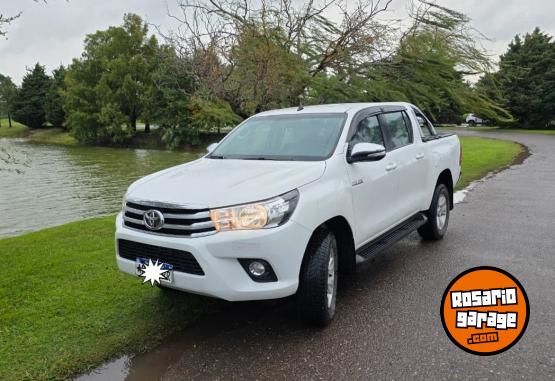 Camionetas - Toyota hilux 2017 Diesel 129000Km - En Venta
